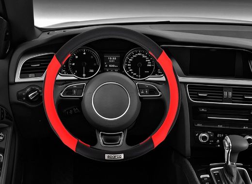 COUVRE-VOLANT SPARCO NOIR ET ROUGE