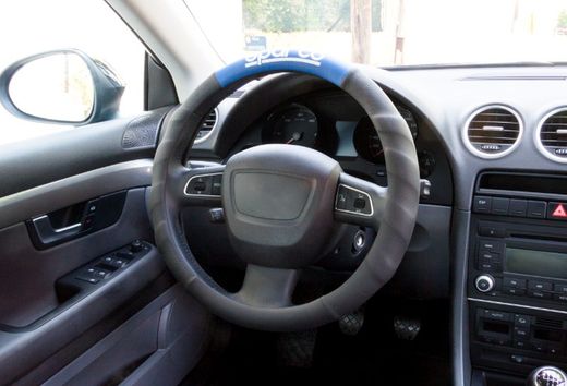 COUVRE VOLANT + 2 PLAQUETTES SPARCO